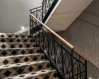 Golden Ship Hotel (Hotel Aranyhajó Fogadó) - Pécs - Stairs