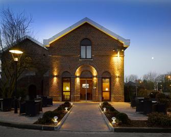 Martin's Waterloo - Waterloo - Edificio