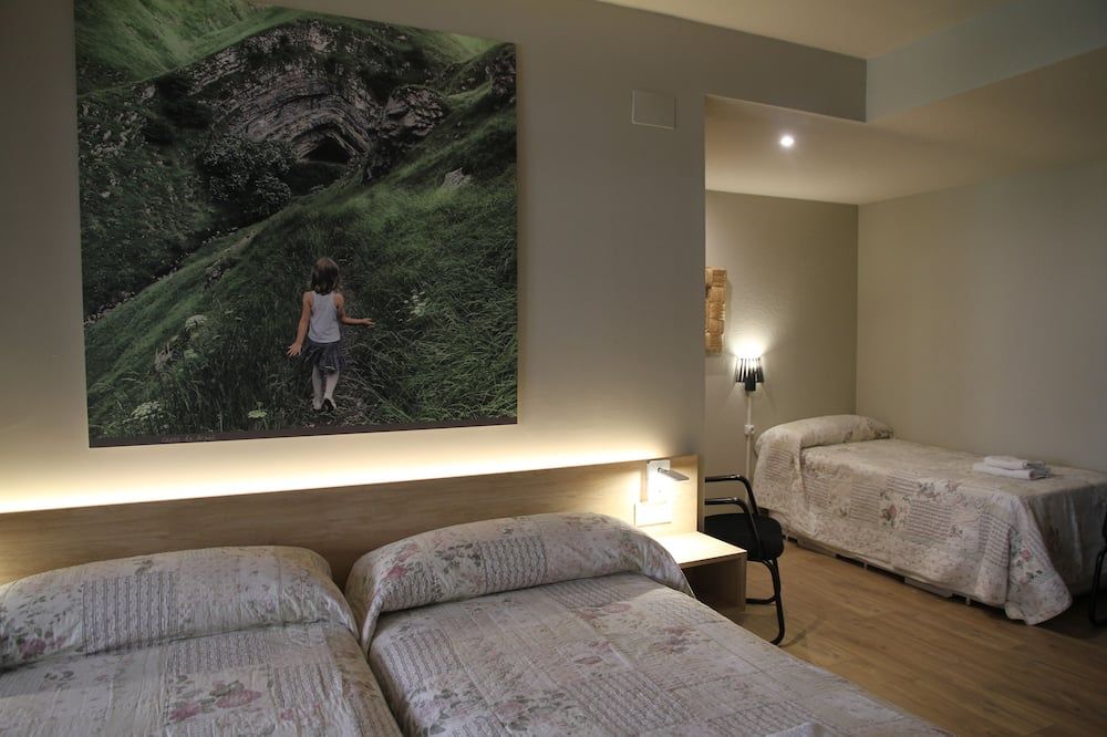 Hostal Acella - פאמפלונה