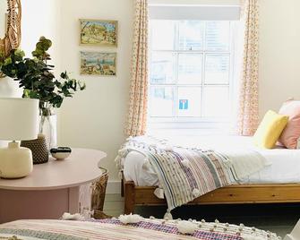 The Yellow cottage on the hill. - Framlingham - Bedroom