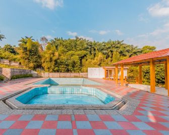 Check My Guest Gunung Geulis Village - Puncak - Pool