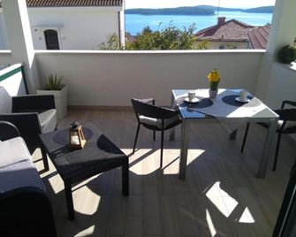 Apartmani Marinka Viskovic - Lesina - Balcone