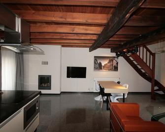 Amosa Liège City Centre Apart Regence 10 - Liège - Dining room