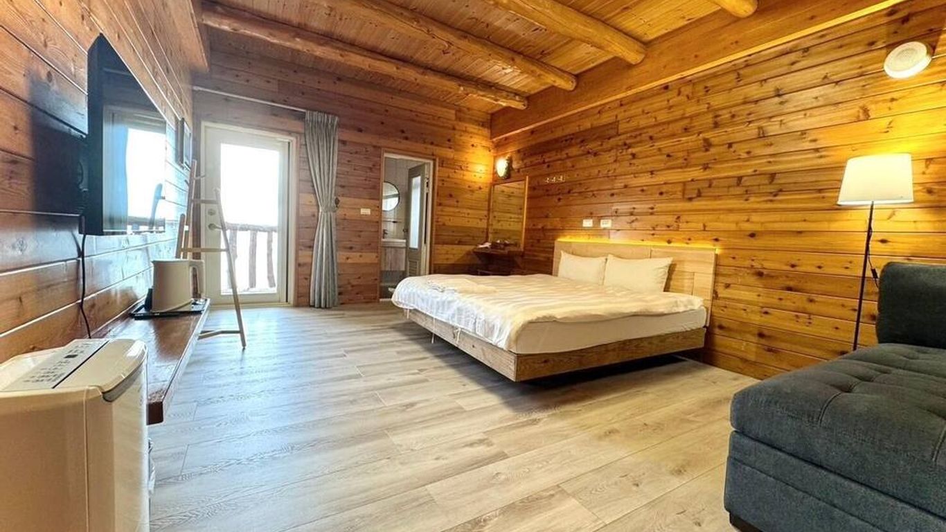 دينغداي غلاس فيلا