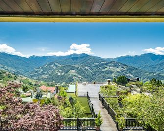 Ching Jing Egmont Resort - Ren-ai Township - Balcón