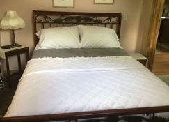 Meadows Mountains and More - Waterbury - Bedroom