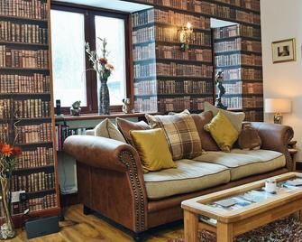2 bedroom accommodation in Markinch, near Glenrothes - Glenrothes - Living room