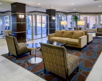 Embassy Suites by Hilton St. Louis Airport - Bridgeton - Лоббі