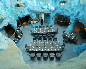 Brys Caves - Garjia - Restaurant