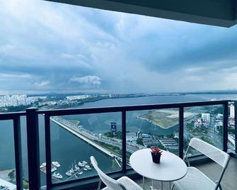 R&f Princess Cove at Anju - Johor Bahru - Balcony