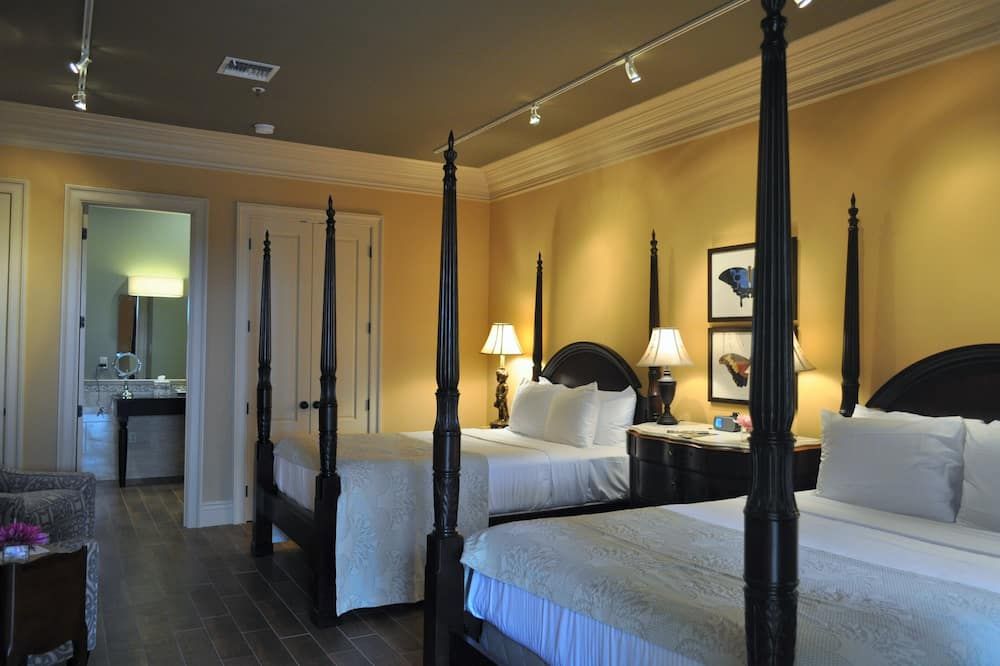 Houmas House Plantation and Gardens from Darrow Hotel Deals