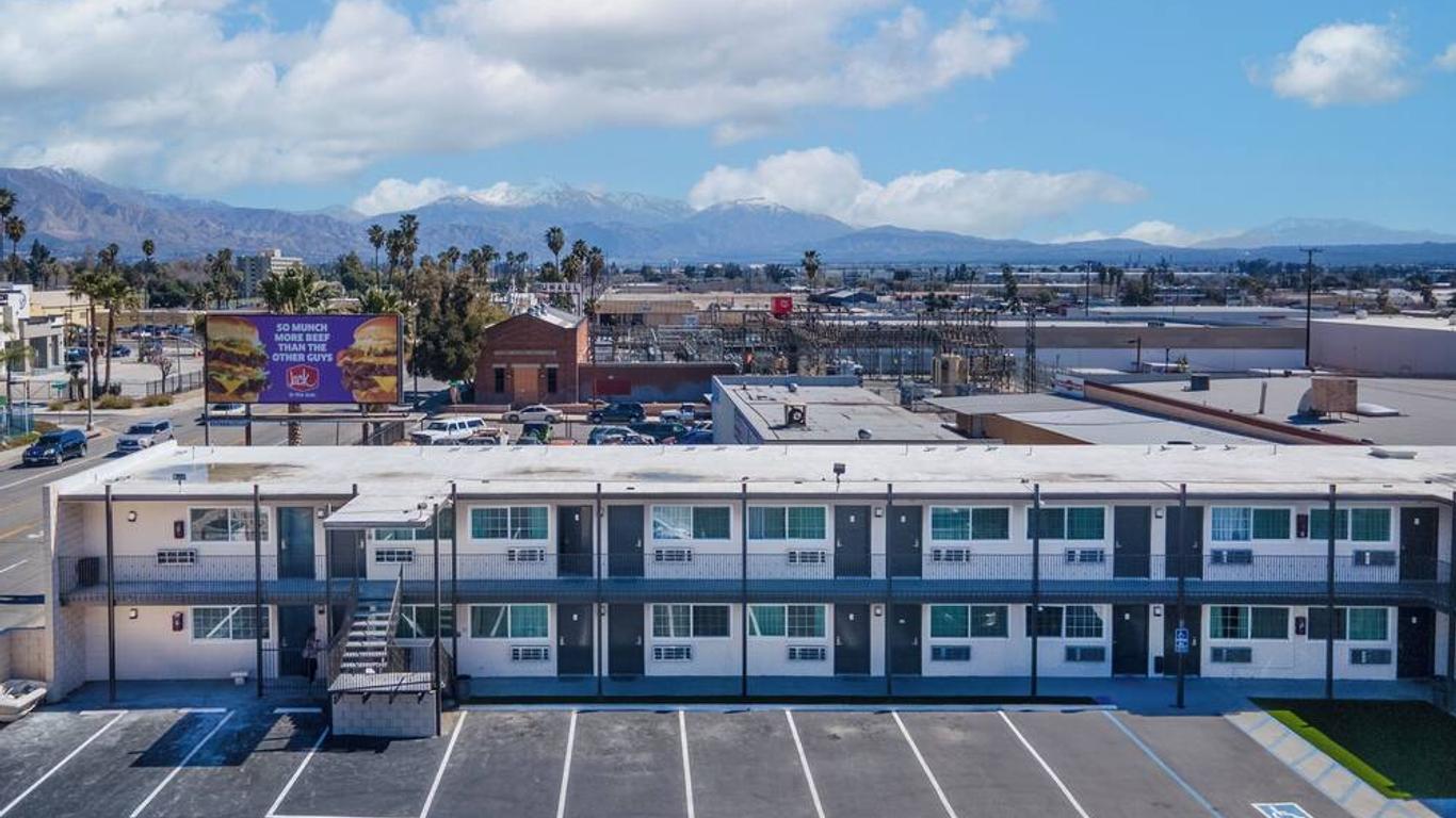 Astro Motel