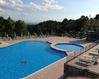Borgo San Pecoraio Resort - Riparbella - Piscina