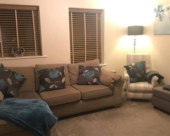 Eaton Ford Green Apartment - St. Neots - Huiskamer
