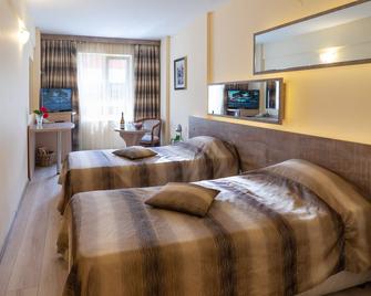 فندق فيكتوريا - فارنا - غرفة نوم