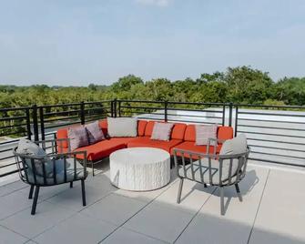 Cozy 1 Bd near Monon Trail w/ Free Parking - Indianapolis - Balkon