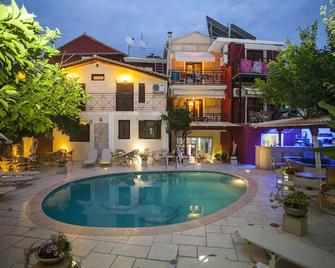 Paradise Hotel - Parga - Pool