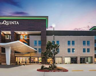La Quinta Inn & Suites by Wyndham McAllen La Plaza Mall - McAllen - Building