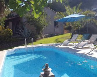 Appartement Rez de Jardin avec piscine - Mandelieu-La Napoule - Piscine