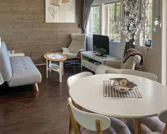 Lovely Home In Heby With Wifi - Sala - Sala pranzo