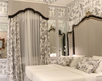 Kamiseta Hotel - Baguio - Bedroom