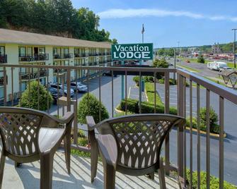 Vacation Lodge - Pigeon Forge - Balcón