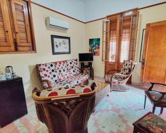 Hostal Mirahabana - Havana - Living room