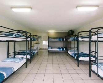 Beaches Backpackers Airlie Beach - Hostel - Airlie Beach - Yatak Odası