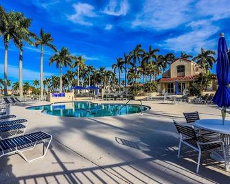 Vista Verde West 218 - St. Petersburg - Piscina