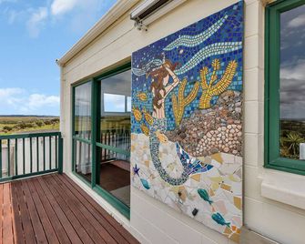 The Mermaid's Rest - Whatuwhiwhi Holiday Home - Kaitaia - Balcony