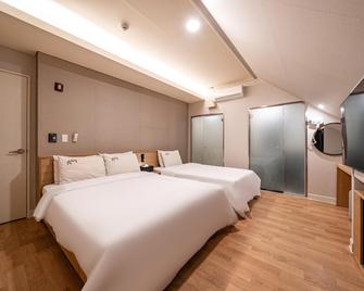 Chungju The Byeol - Chungju-Si - Habitación
