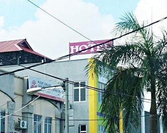 Hotel Bajet Mughoh Sengoti - 즈띠 - 건물