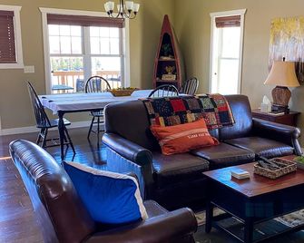 Shoreline Cottage Sd - Oacoma - Sala de estar
