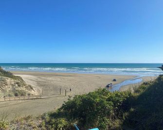 Private Oceanview Escape Above the Beach - Dargaville - Beach