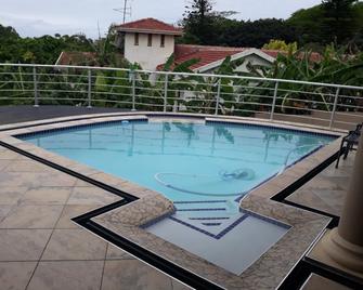 Gee Wizz B&B - Scottburgh - Piscina