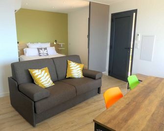 Les Terrasses d'Erbalunga - Brando - Living room