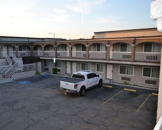 Bell Gardens Inn Los Angeles - Bell Gardens - Bell Gardens - Building