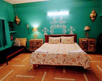 Durag Niwas Guest House - ג'ודפור - חדר שינה