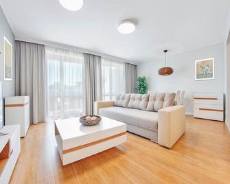 Apartamenty Sun & Snow Wczasowa - Ustka - Pokój dzienny
