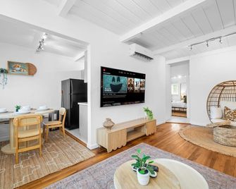 Modern Eclectic 2br Near Petco, Balboa Park & Zoo - San Diego