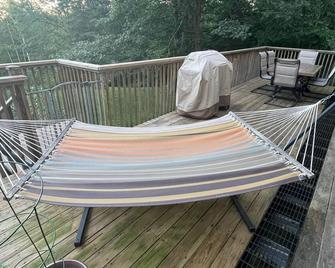 Beautiful 5-Bedroom Upscale Country Home With Home Theater - Putney - Balcony