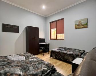 Komitas Avenue Guest House - Yerevan - Bedroom