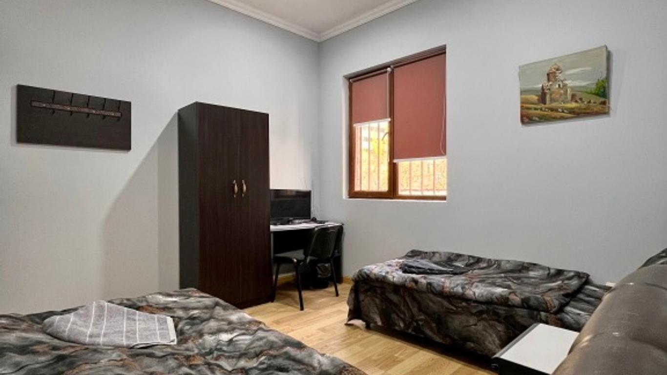 Komitas Avenue Guest House