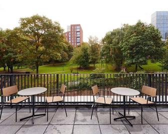 Central Apartment-Free Parking with Terrace-Gym - Mánchester - Balcón