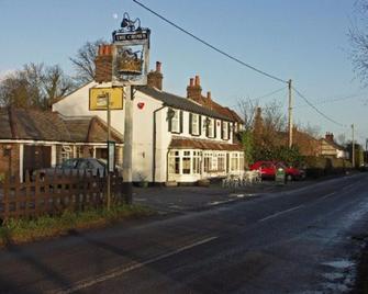 The Crown Radnage - High Wycombe - Budova
