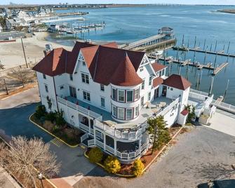 Tavern On The Bay Resort - Bugsy Siegel Suite - Somers Point - Building