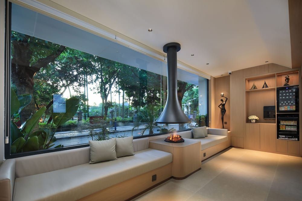 Lijiang Moon Hotel - Guilin East and West Lane Two Rivers and Four Lakes Scenic Area