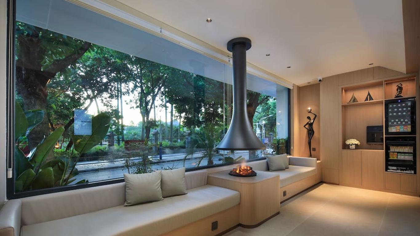 Lijiang Moon Hotel - Guilin East and West Lane Two Rivers and Four Lakes Scenic Area