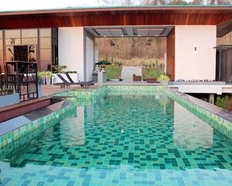 Phurapee Pakchong - Pak Chong - Pool