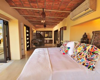 Twenty Steps from Litibu Beach at this Hideaway - Higuera Blanca - Bedroom